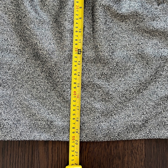 H&M Gold Metallic Skirt - Picture 5 of 9